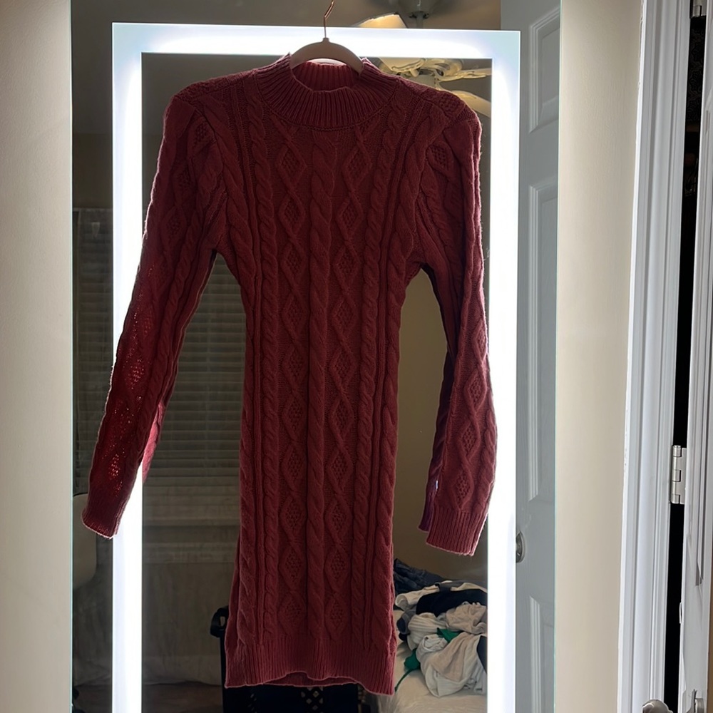Mauve pink cut out back sweater dress, brand new size xs. Brand: Fashion nova
